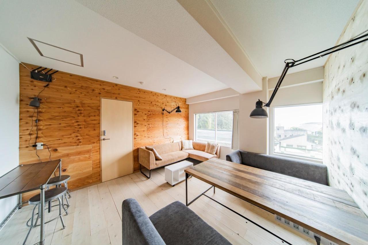 Artbar & Guesthouse Ennova Atami  Extérieur photo