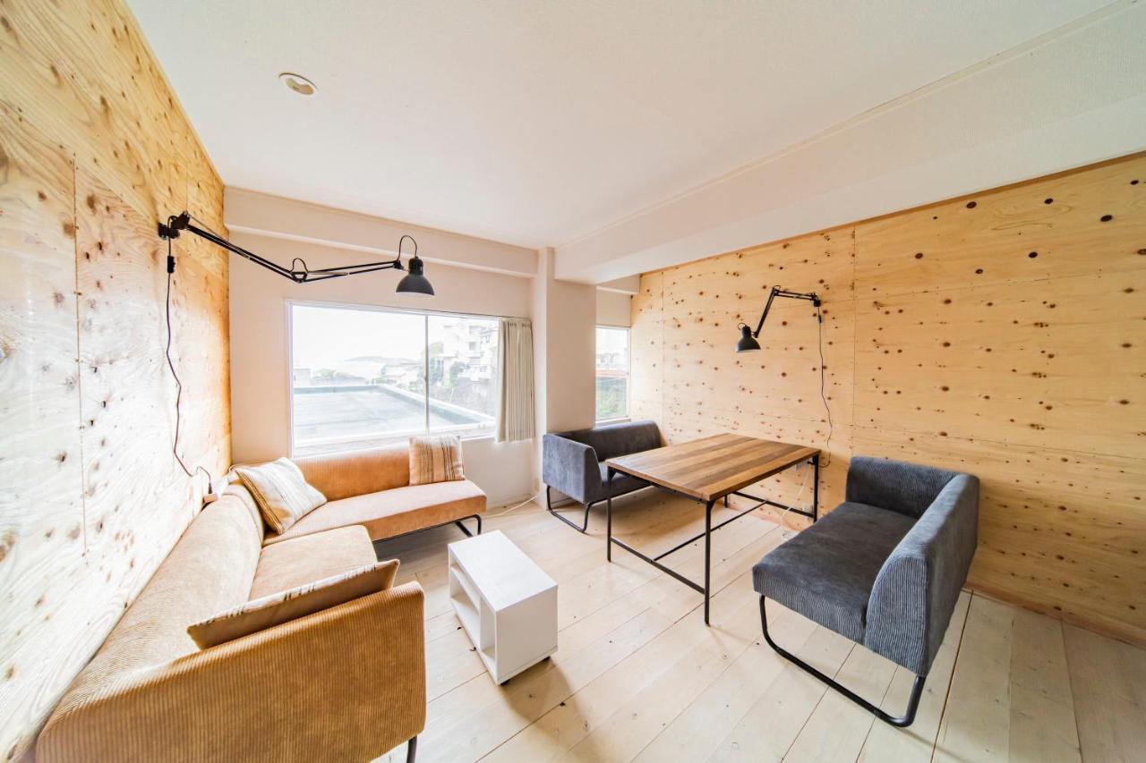 Artbar & Guesthouse Ennova Atami  Extérieur photo